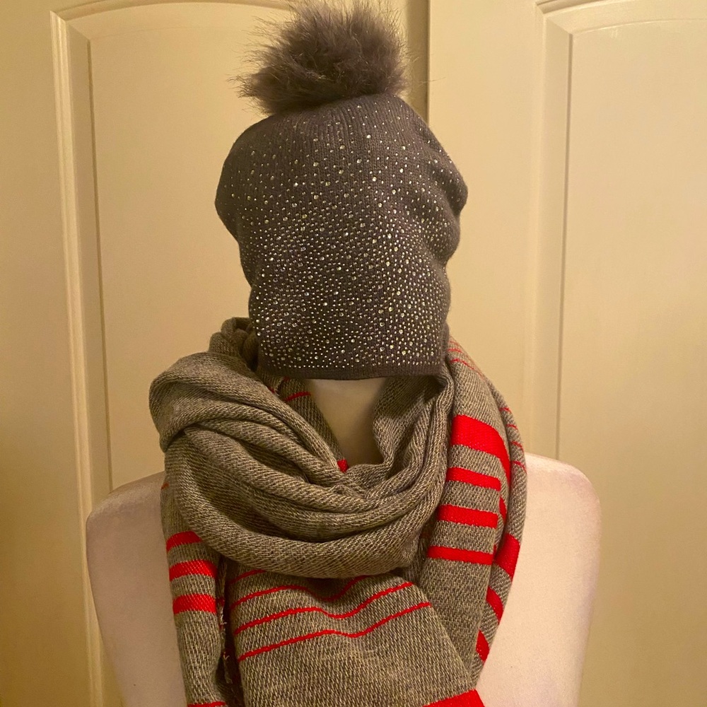 Gray Winter Hat with Rhinestones 🩶💎🩶💎